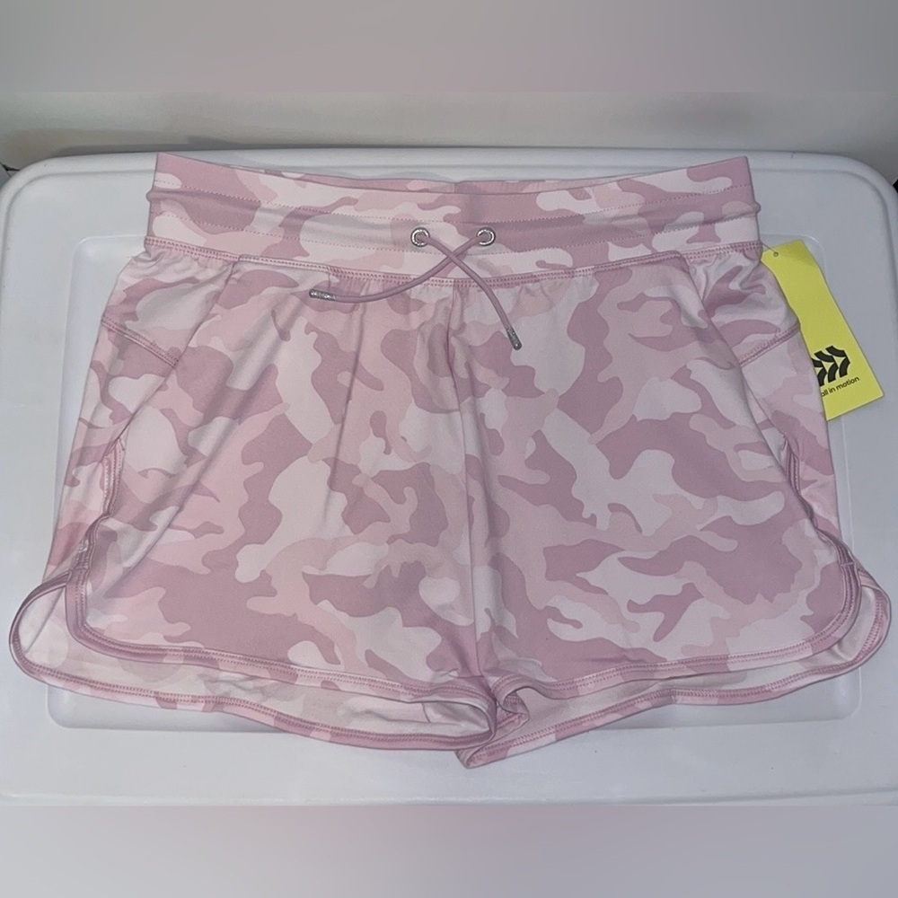 All In Motion Girls/Teen Athletic Shorts Soft Lavender Camo Size XXL 18 NWT